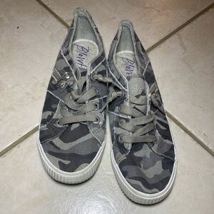 Ladies Blowfish Malibu Camouflage Sneakers